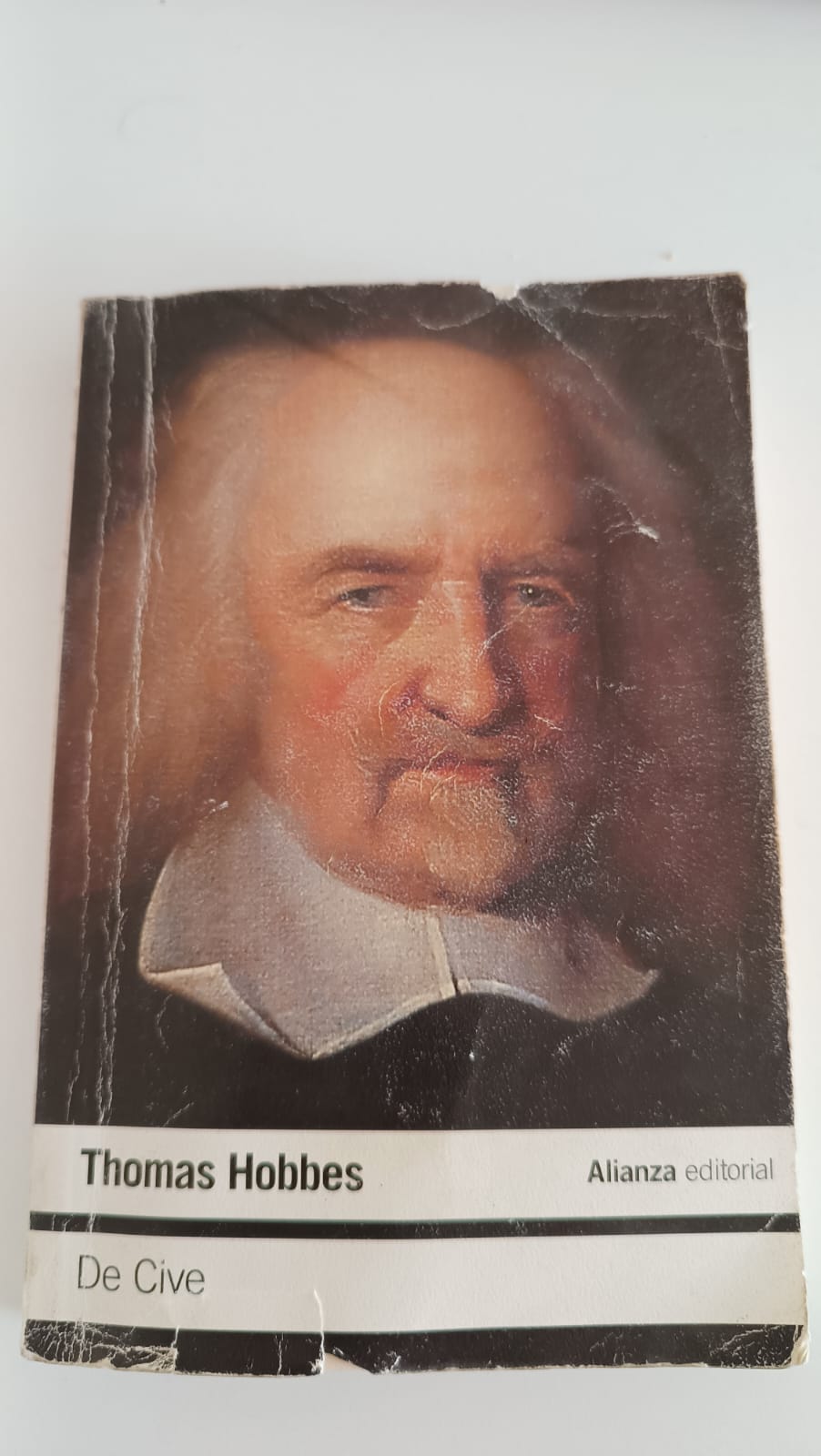 Tengo apuntes de Tª del Estado, DDHH e igualdad de 2º + el libro comentado de Thomas Hobbes