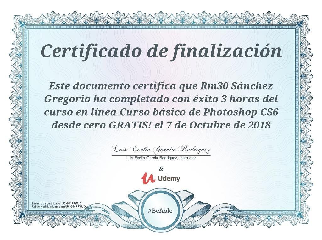 Diplomas universitarios, con temario aprendido vía internet.