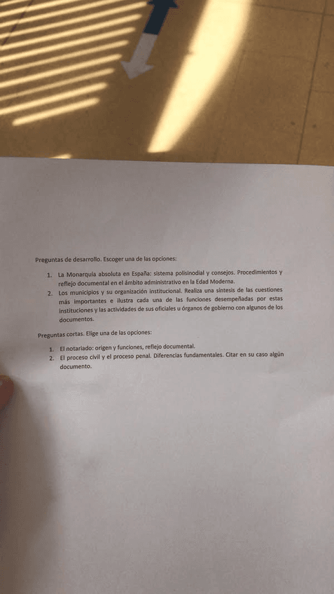 Examen 2 Diplomática.jpg