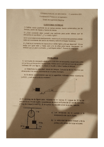 Parcial-mecanica-2122-con-solucion.pdf