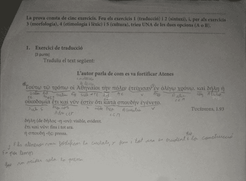 lautor-parla-de-com-es-va-fortificar-Atenes.pdf